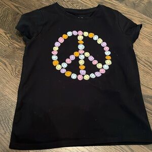 girls smiley peace sign shirt